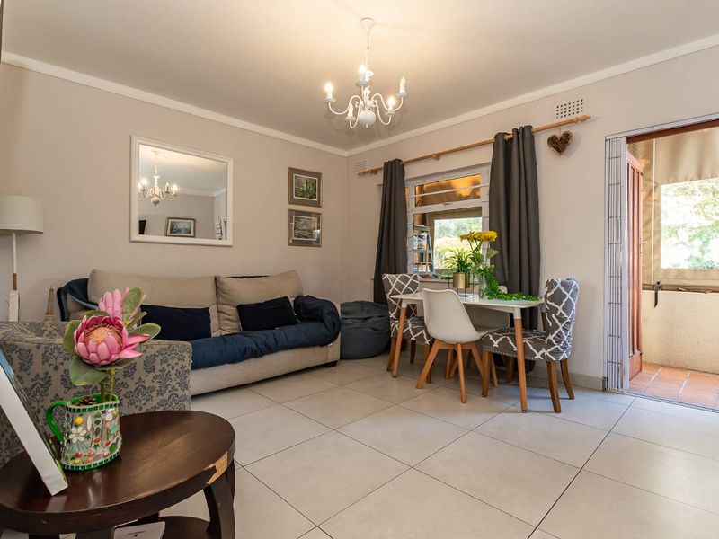 Charming Plumstead Retreat: Comfort & Convenience Await - Photo 5