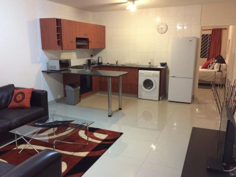 A CHARMING ONE BEDROOM APARTMENT - Photo 2