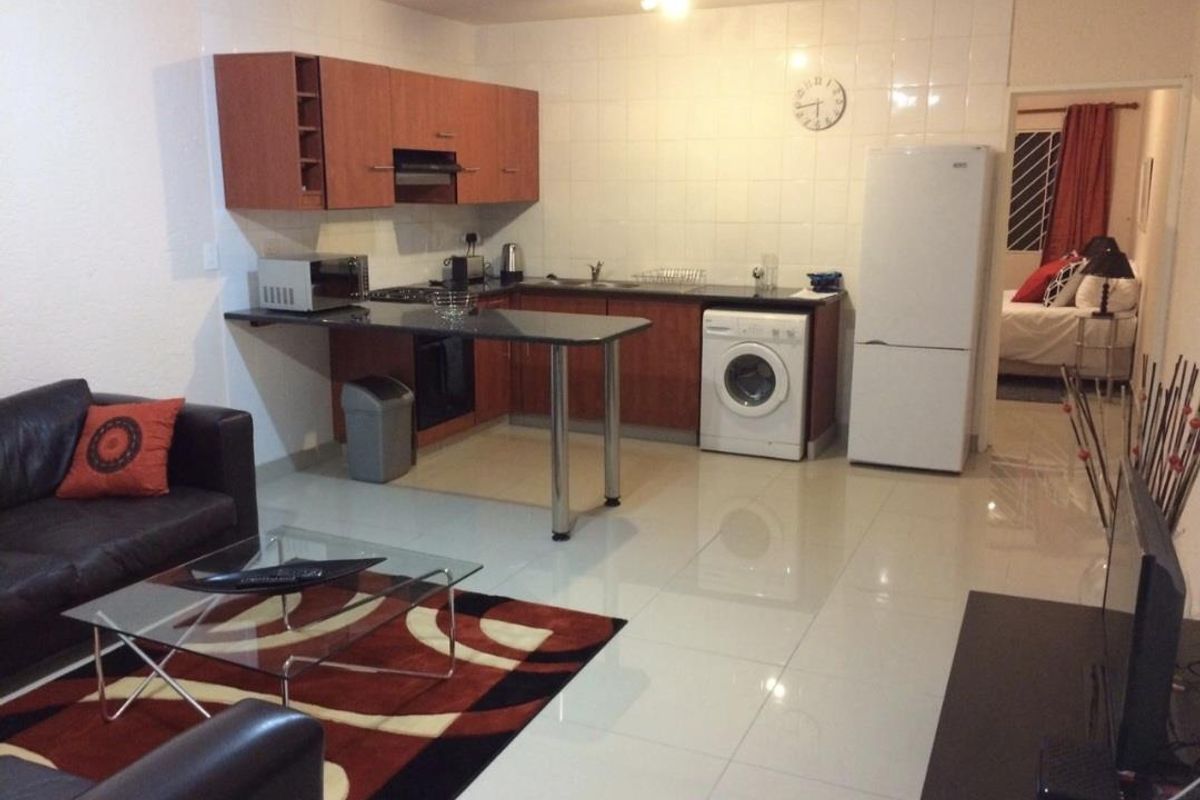 A CHARMING ONE BEDROOM APARTMENT - Photo 2