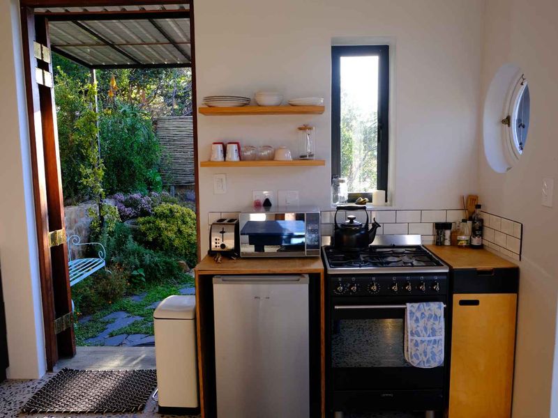 North Facing Fully Furnished Studio Apartment on Fish Hoek Mountain - Photo 9