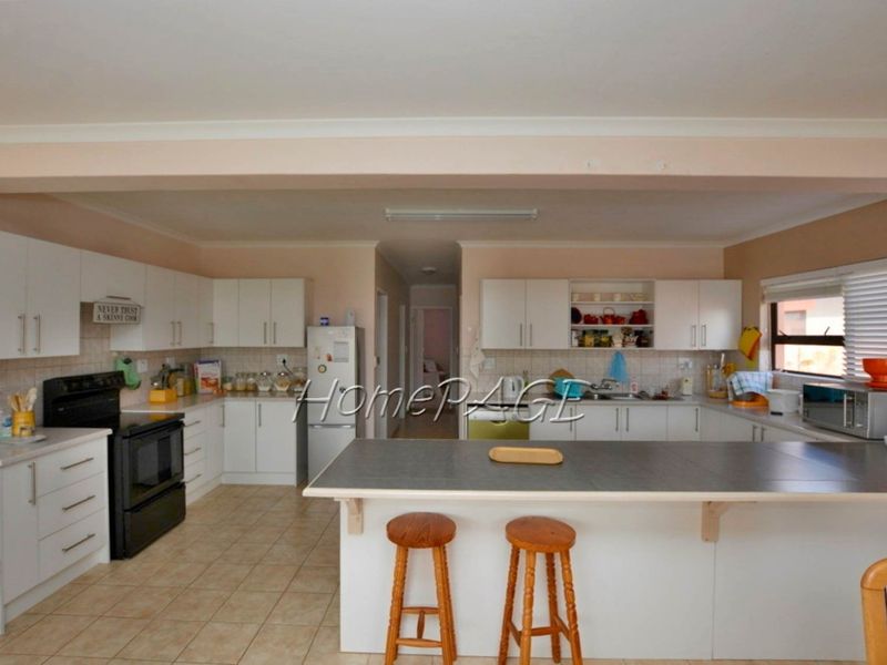 Ext 10, Henties Bay:  Airy Corner Home with LOTS OF LIGHT is for sale - Photo 10