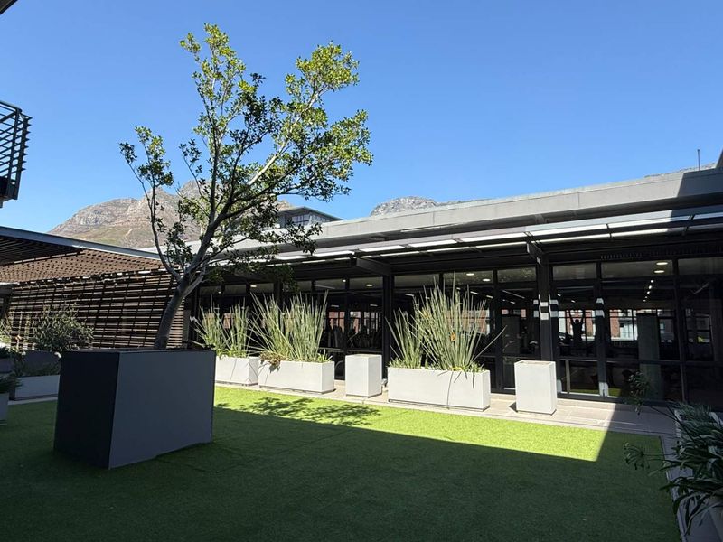 Prime Wembley Square office to let with balcony - Photo 2