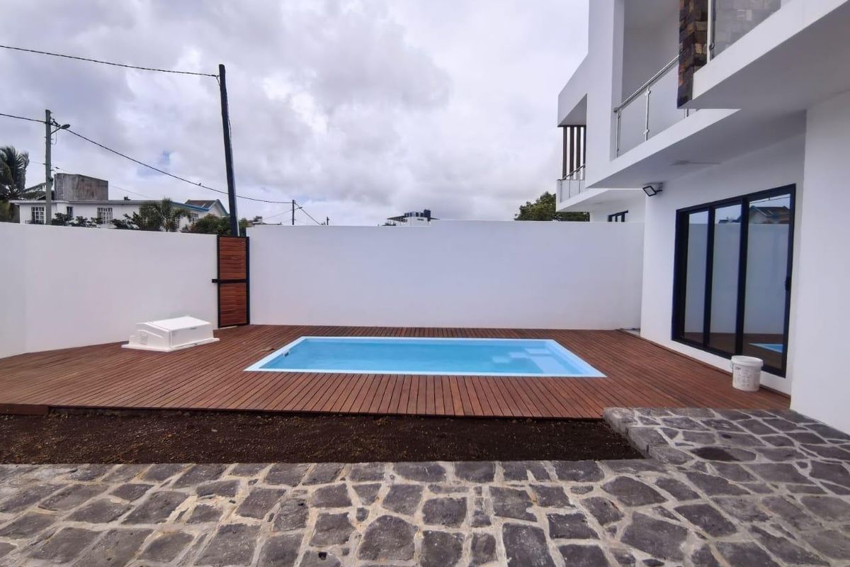 Welcome to Trou Aux Biches: Modern 4-Bedroom Villa with Pool - Photo 4