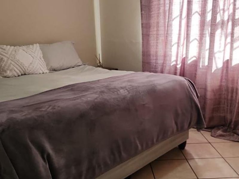 3 Bedroom Townhouse To Rent in Chantelle - Photo 10