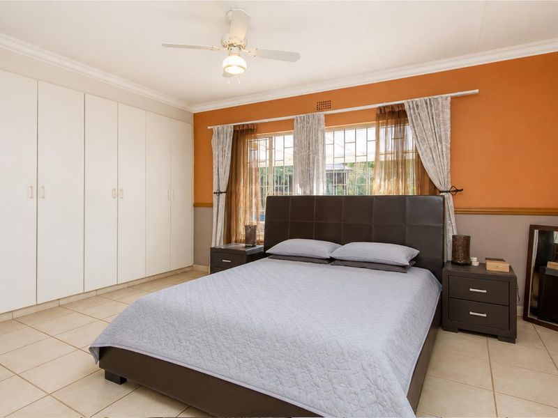 3 Bedroom House in Randpark Ridge - Photo 8