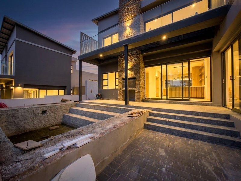 Brand New Golf Course Cluster home. Beautifully finished. Ready to welcome its very first owners. - Photo 7