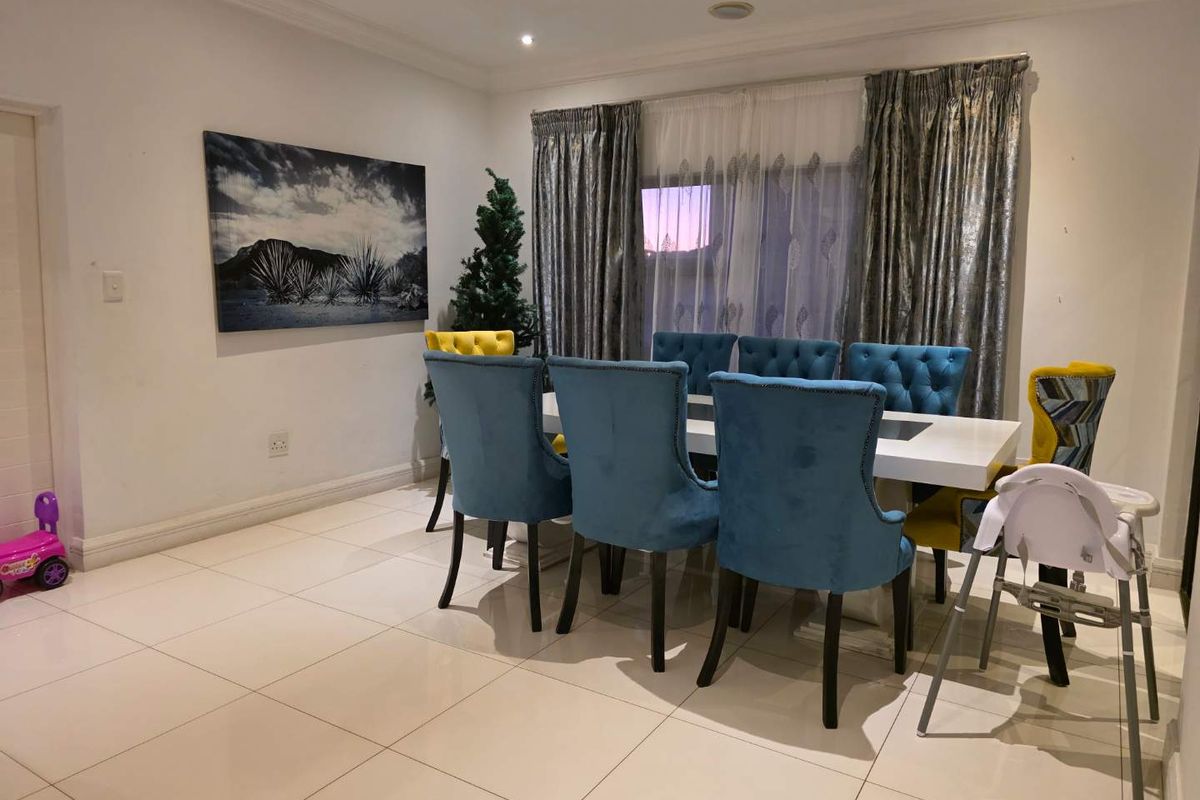 This might be too much space for a family that never hosts. - Photo 3