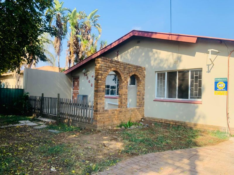 Newly Renovated Garden Cottage - Photo 1