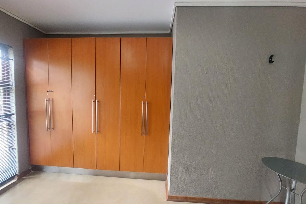 Medical Consulting Room to Let | Raptors View, Safari Junction - Photo 3