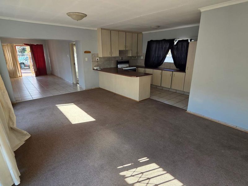 High-Demand Student Living – Low-Risk, High-Return Investment! - Photo 4