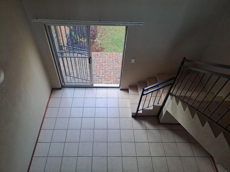 For Sale – Charming 2 Bedroom Duplex with Loft in Secure Highveld Complex - Photo 7