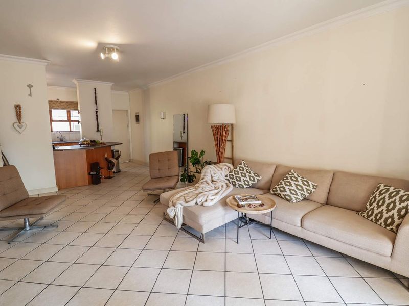 Lovely 2 bedroom, 2 bathroom available for sale in Bryanston - Photo 8
