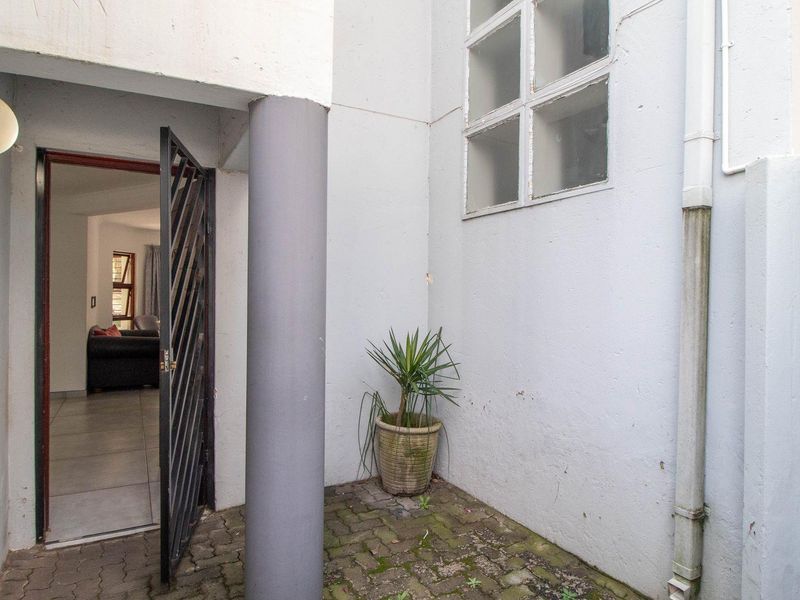 Beautiful Duplex townhouse in Lakefield Benoni - Photo 3