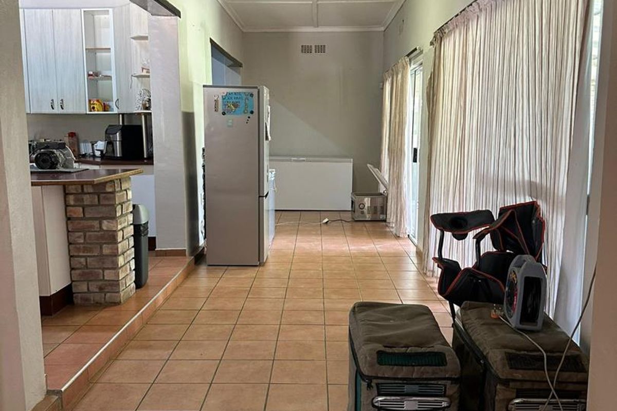 Welcome to a spacious residential property situated in Outjo on Station Road - Photo 4