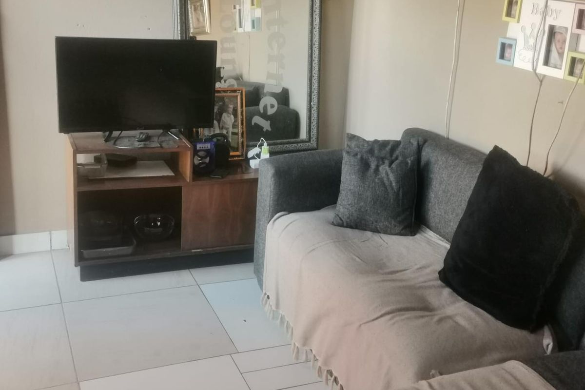 1 Bedroom House In Olievenhoutbosch Ext 26 - Photo 2