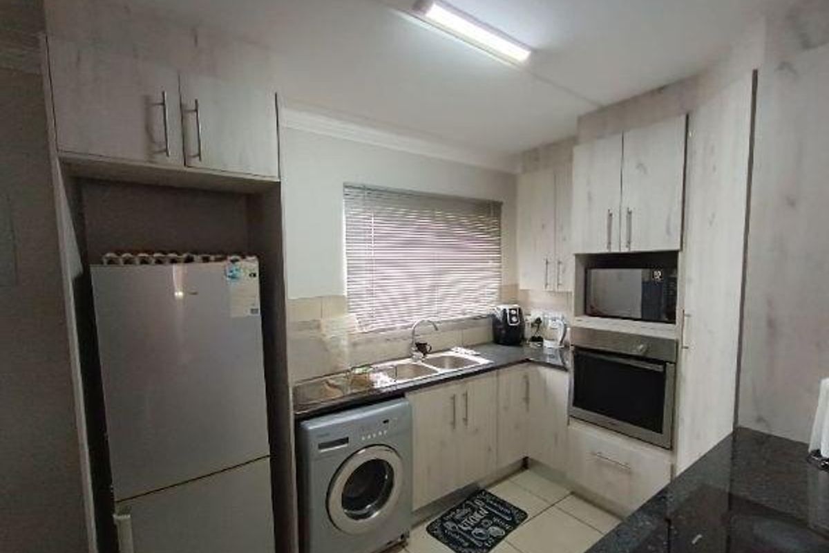 AMBERFIELD - THE HUTTON - 2 BEDROOMS - 2 BATHROOMS - Photo 3