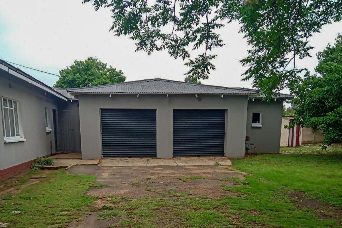 Exceptional 5-Bedroom Home for Sale - Prime Corner Stand in Villiers - Photo 5