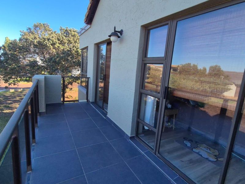 Secure Estate Living Townhouse - Photo 6