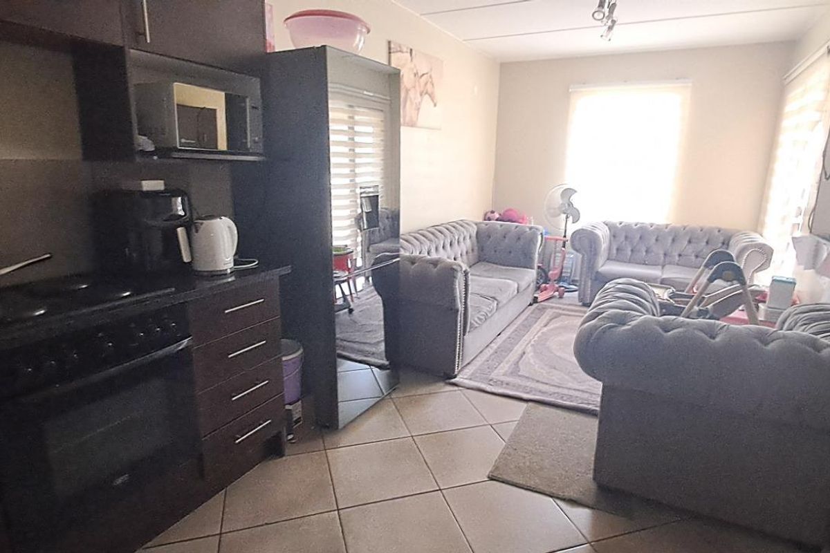 Situated in the sought-after suburb of Albertsdal - Photo 3