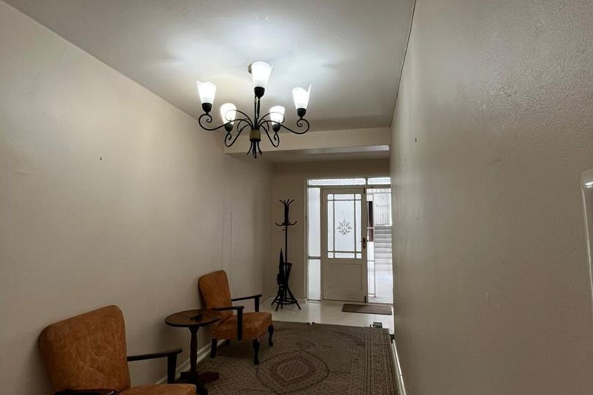 Multi-Room Apartment 3 or 4 Bedroom - Photo 4