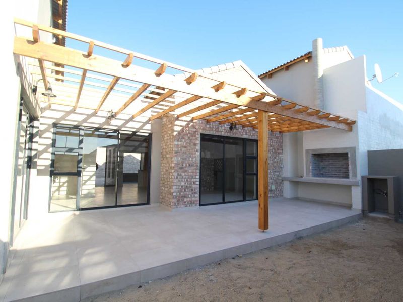 Townhouse to let in new complex in Swakopmund - Photo 2