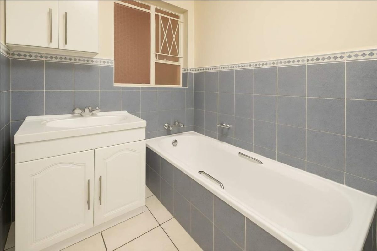Modern 2-Bed, 1-Bath Apartment for Comfortable Living - Photo 4