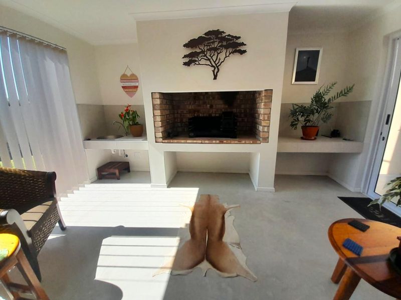 NEW, NEAT AND FRESH FREESTANDING HOUSE! - Photo 6