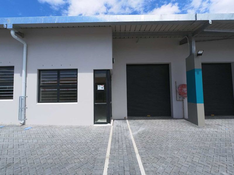 115sqm Warehouse space to let - Montague Gardens - Photo 1