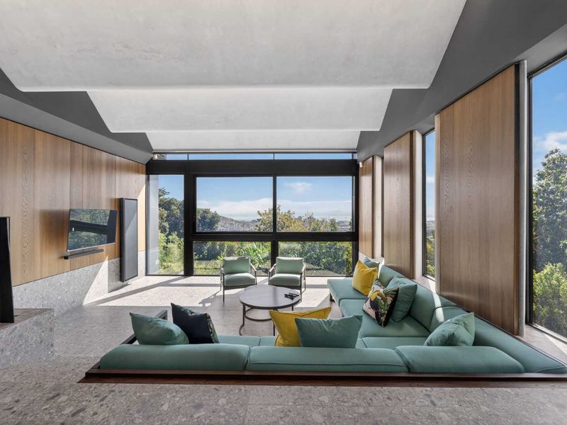 EXECUTIVE LIVING REDEFINED  Architectural Luxury. Intelligent Living. Exceptional Sustainability. - Photo 10
