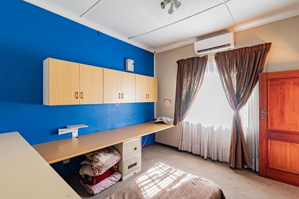 EXTRA ROOM CONNECTED TO THE MAIN BEDROOM