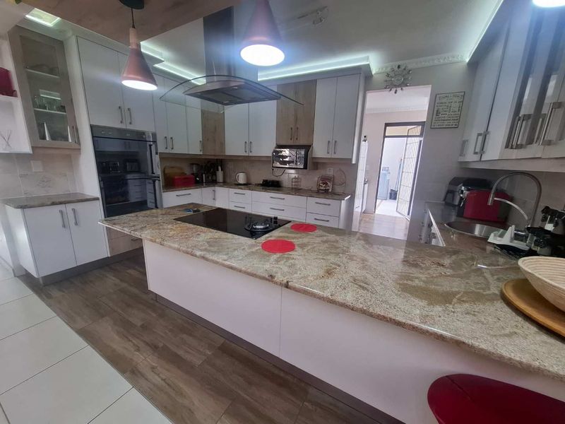 Massive home - Photo 4