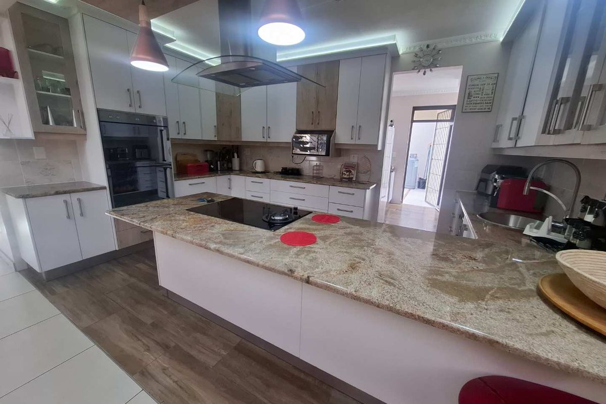 Massive home - Photo 4