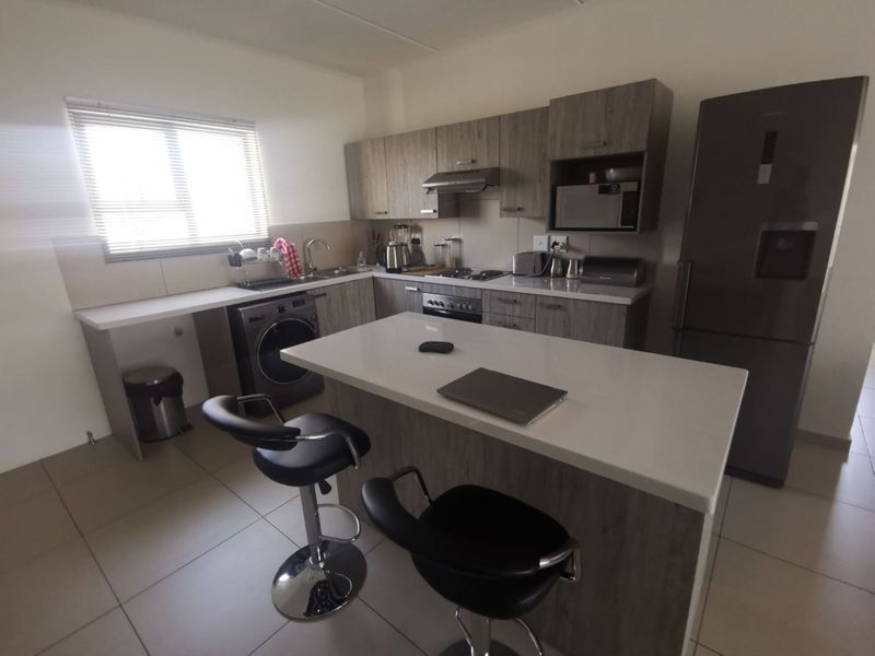 Two Bedroom Apartment  to rent in Midrand - Photo 5