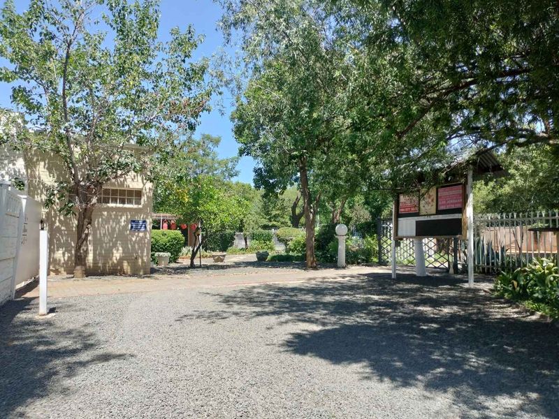 Own your own business with two full title properties and a well established Guesthouse - Photo 7