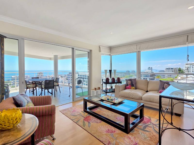 Perfectly positioned in Upper Sea Point with panoramic sea views - Photo 5