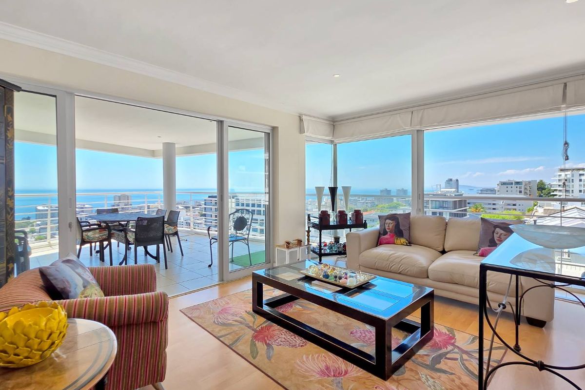 Perfectly positioned in Upper Sea Point with panoramic sea views - Photo 5