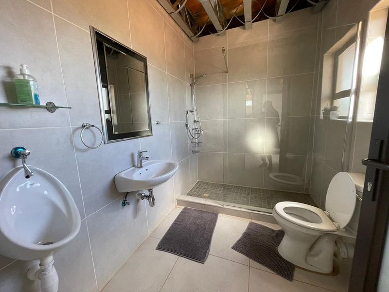 EXCLUSIVE FARM FOR SALE - NEAR HOSEA KUTAKO INTERNATIONAL AIRPORT - Photo 4