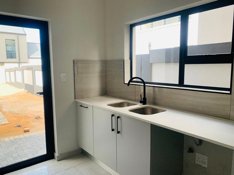 Wildlife meets everyday living - Photo 7