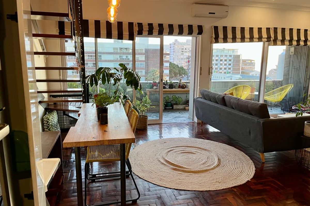 3 bedroom Apartment in SEA POINT - Photo 4