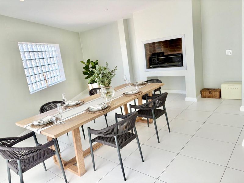 3 Bedrooms Fully Furnished Townhouse To Rent in Long Beach - Photo 5