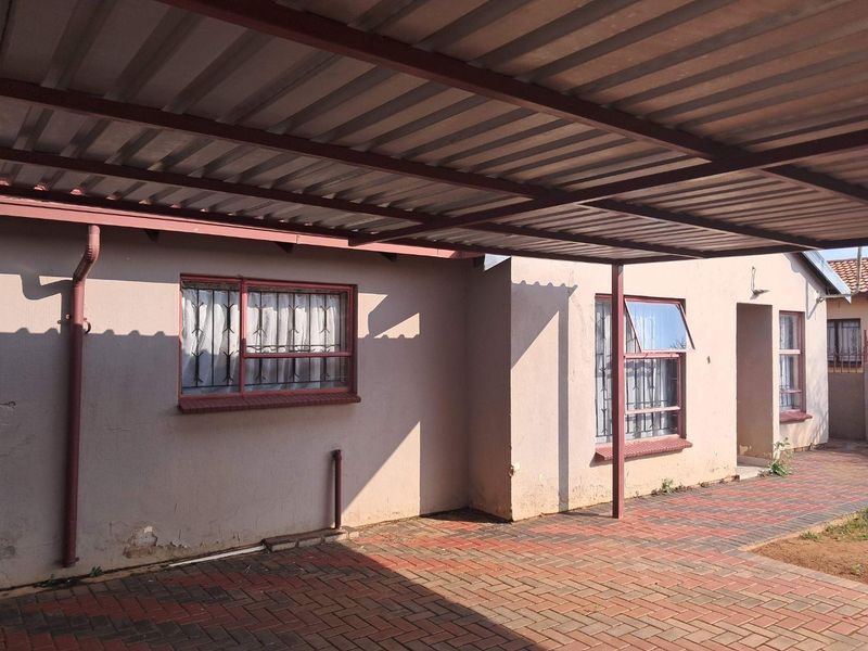 3 Bedroom House to Rent in Ga-Rankuwa Unit 17 - Photo 3