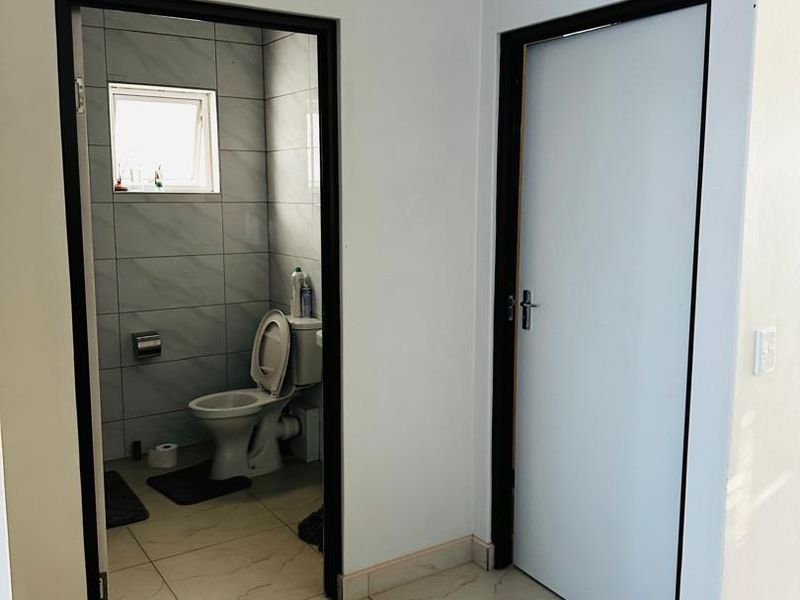 2 bedrooms flat available for sale in Spring Court, CBD behind Shoprite, Walvis Bay - Photo 10