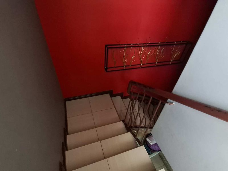 🏡 5-Bedroom Double Storey Freestanding House - Photo 5