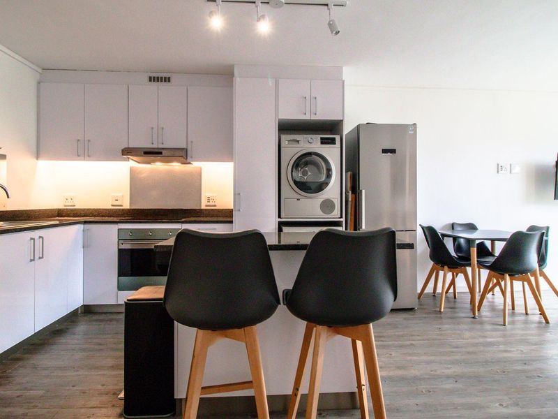 Further Reduced: Fully Furnished Investment Dream. - Photo 2