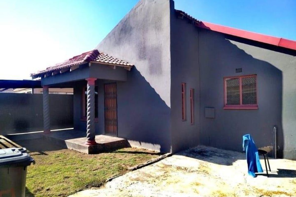 3 Bedroom House for Sale in Alveda Johannesburg South - Photo 3