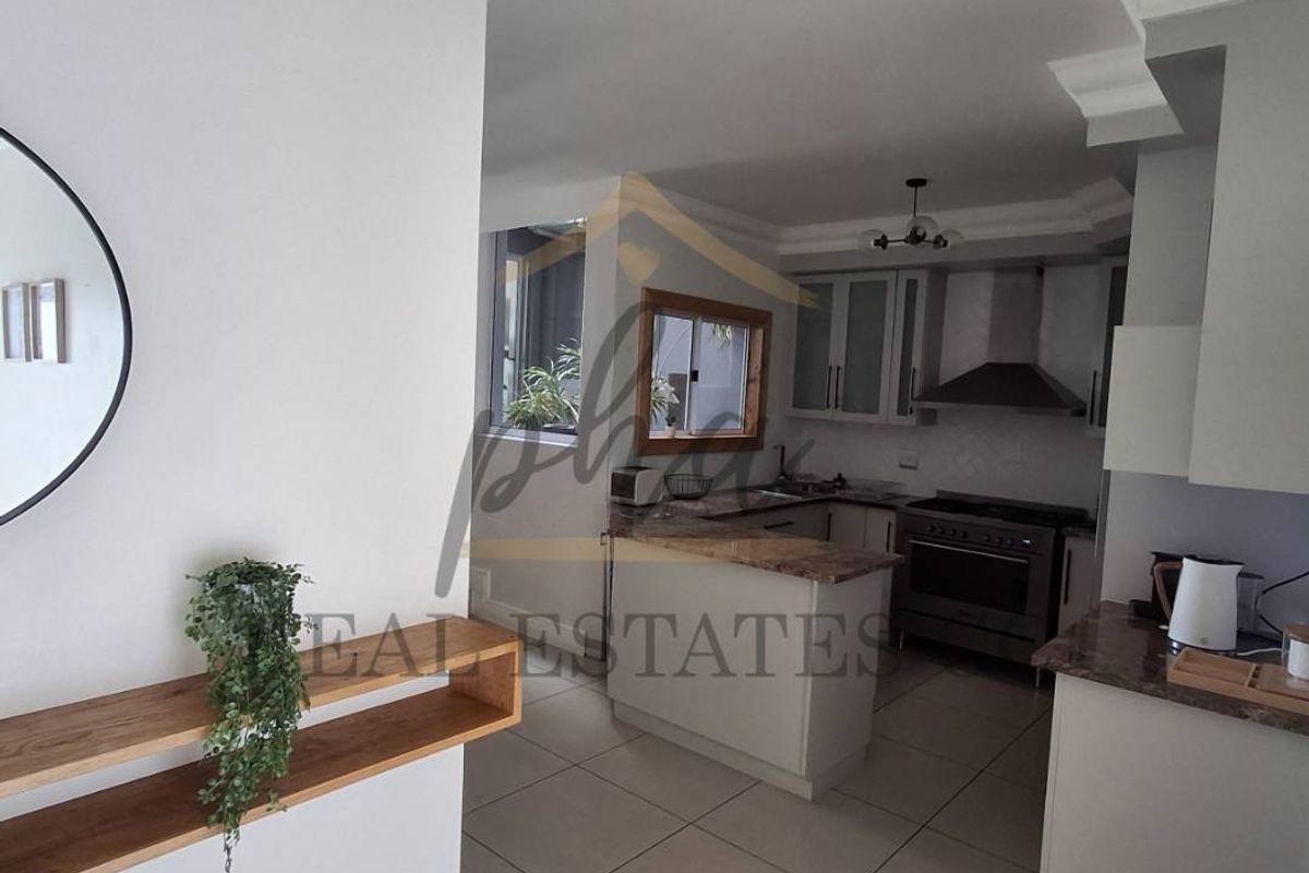 Beautiful Seafront Property - Stunning Sea Views!!! - Photo 5