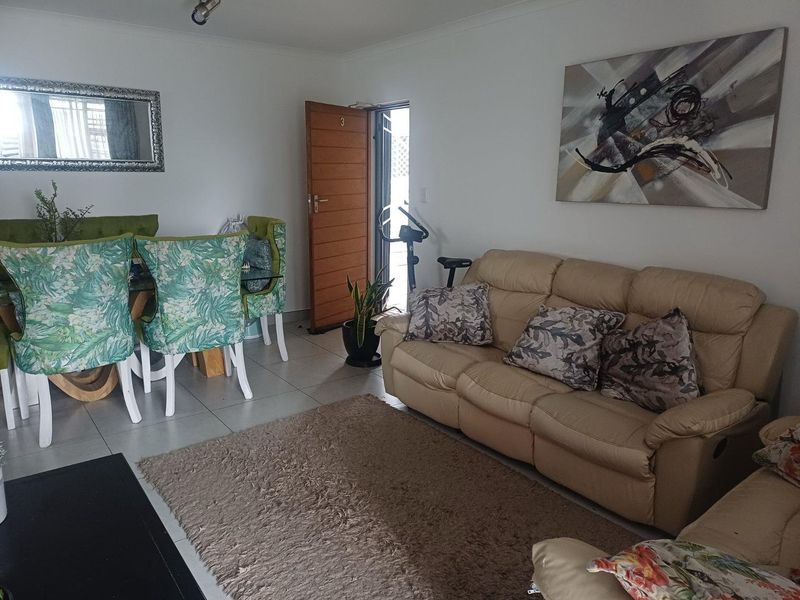 Modern Ground Floor Townhouse with Private Garden and Built-in Braai - Photo 7