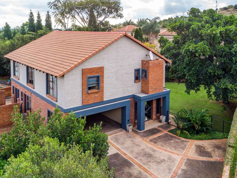 Stylish 4-Bedroom Family Home Meets Secure Estate Living - Photo 5