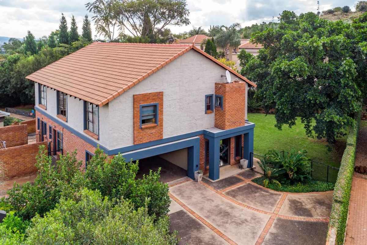Stylish 4-Bedroom Family Home Meets Secure Estate Living - Photo 5