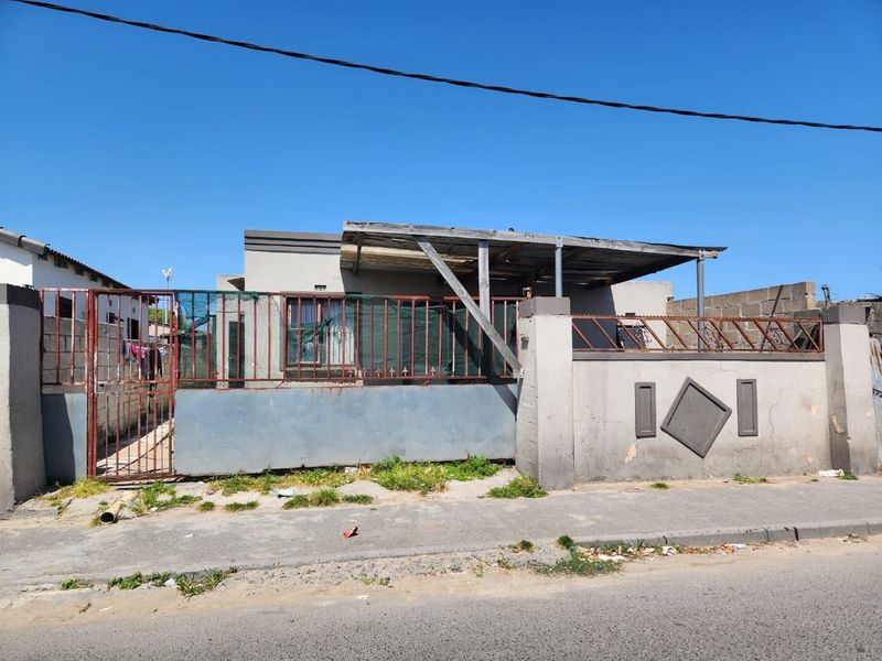 Charming Three-Bedroom Home for Sale in Nyanga, Cape Town - Photo 2